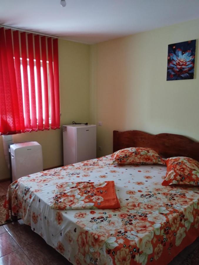 Casa Doina Hotell Douăzeci şi Trei August Eksteriør bilde